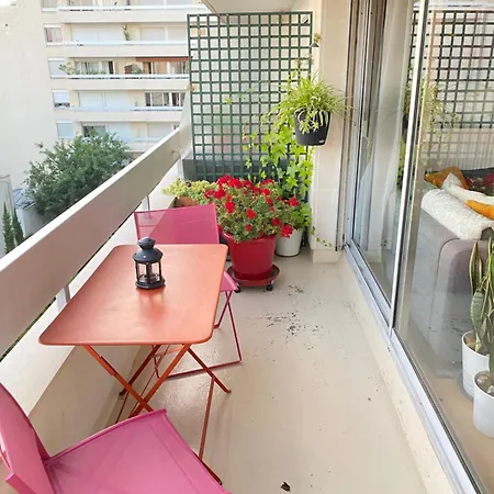 Lovely Location One Bed Flat * París